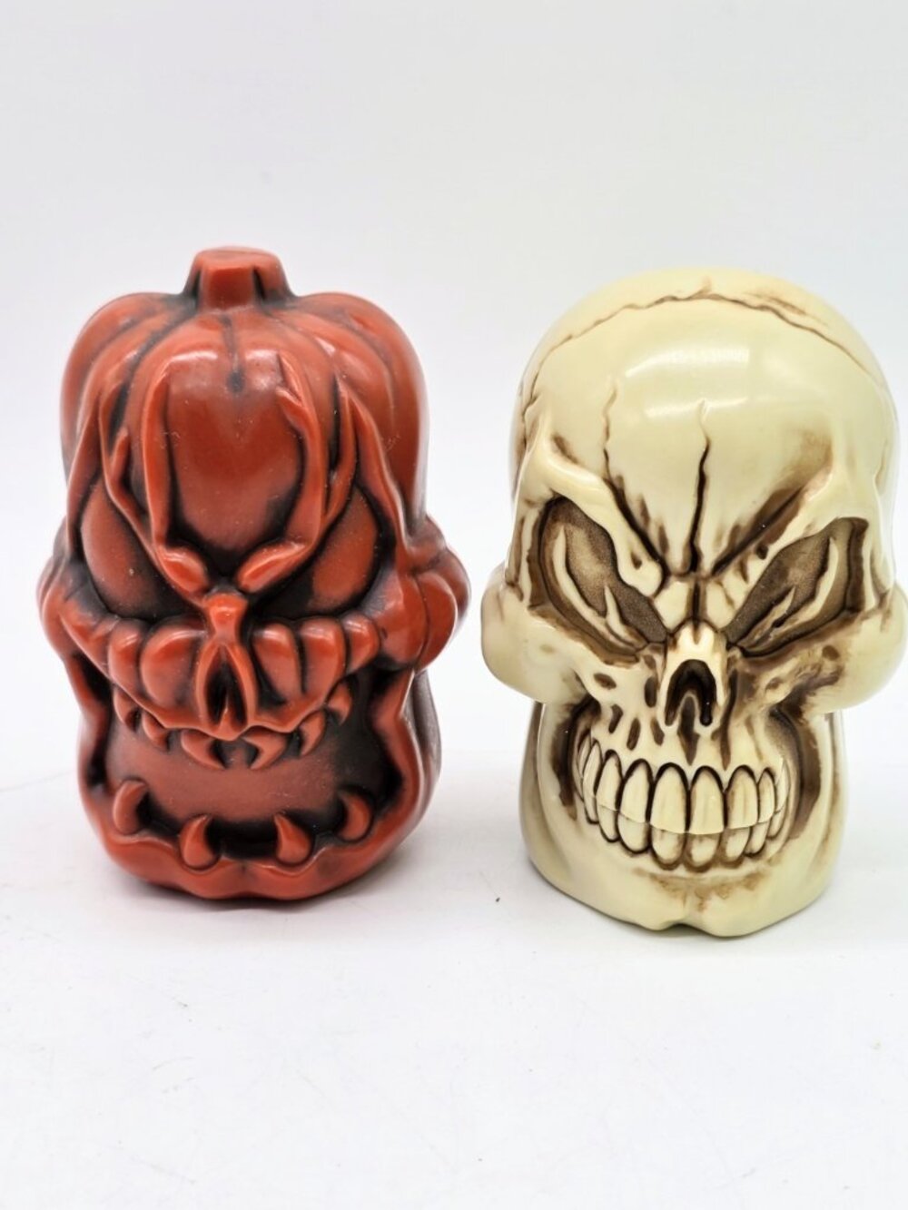 2005 Matchbox Creepy Cars Skull Pumpkin Halloween Empty Carry Cases Lot Of 2